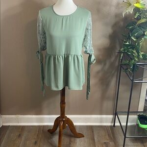Elegant Green Lace Sleeve Women's Top